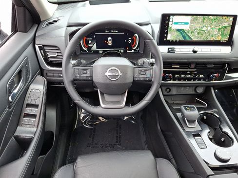 Certified 2025 Nissan Rogue SL w/ Tech Package image 11