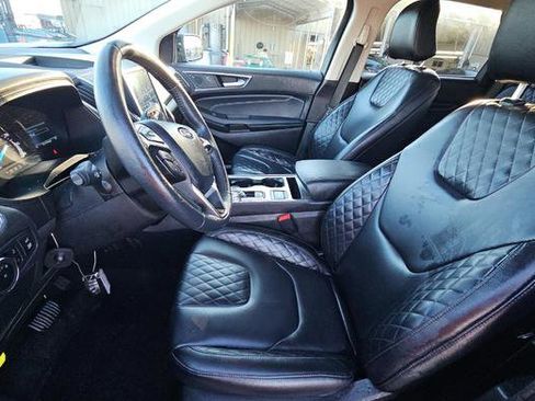 Used 2024 Ford Edge Titanium image 7