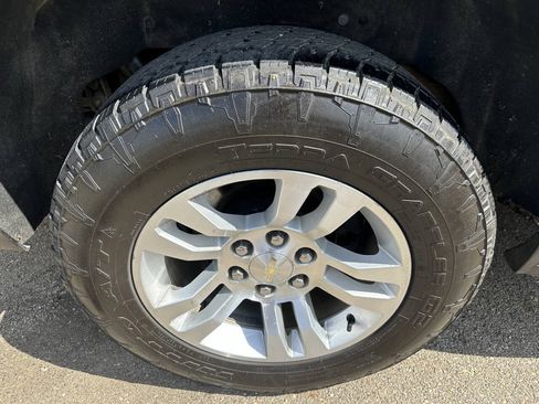 Used 2018 Chevrolet Suburban LT AWD/4WD image 31