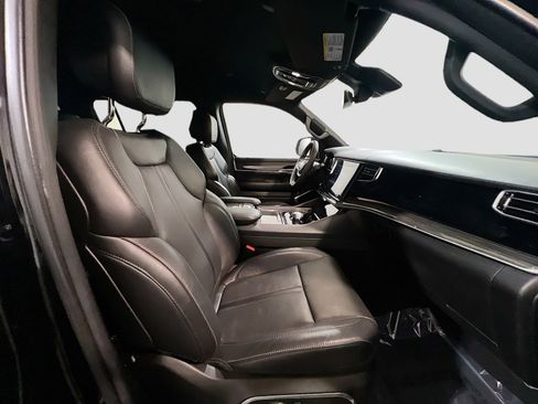 Used 2022 Jeep Wagoneer Series II w/ Flexible Seating Group image 22