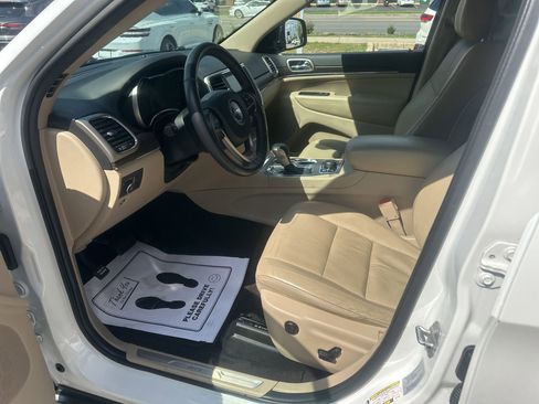 Used 2016 Jeep Grand Cherokee Limited image 18