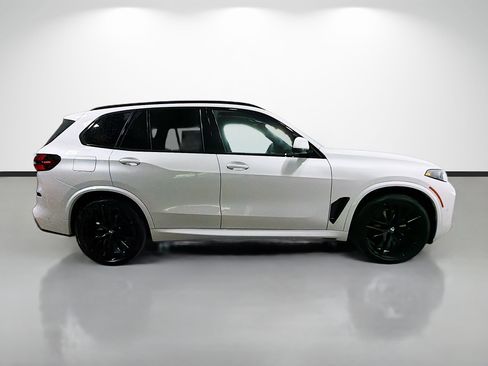 New 2026 BMW X5 xDrive40i w/ M Sport Package image 2