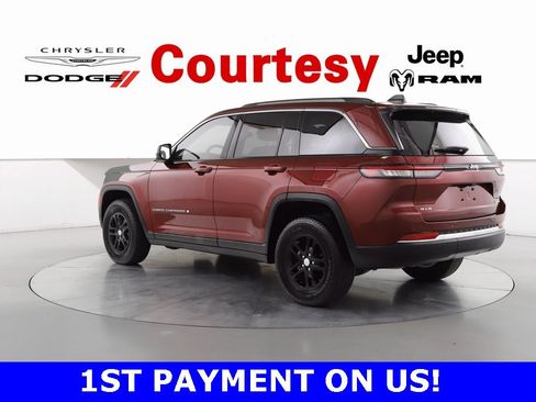 Certified 2023 Jeep Grand Cherokee Laredo w/ Luxury Tech Group I image 7