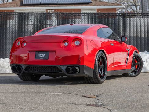Used 2010 Nissan GT-R Premium image 23