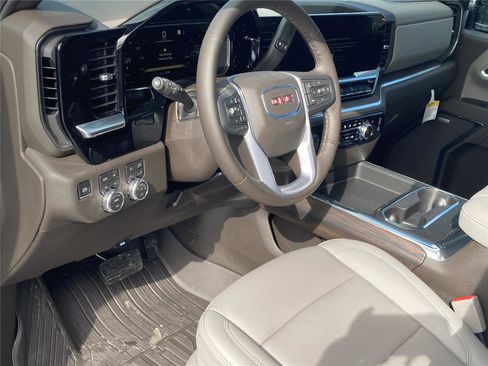 New 2026 GMC Sierra 2500 SLT w/ SLT Premium Package image 32