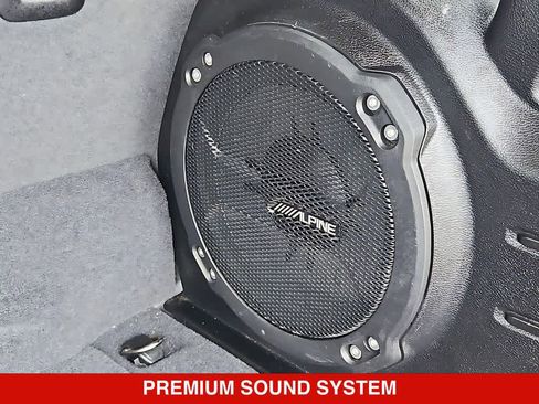 Used 2021 Jeep Wrangler Unlimited Sahara w/ Cold Weather Group AWD/4WD image 31
