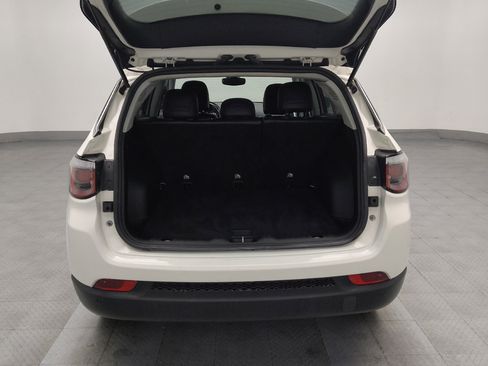 Used 2019 Jeep Compass Latitude w/ Safety & Security Group image 29