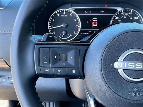 Used 2025 Nissan Pathfinder SL image 24