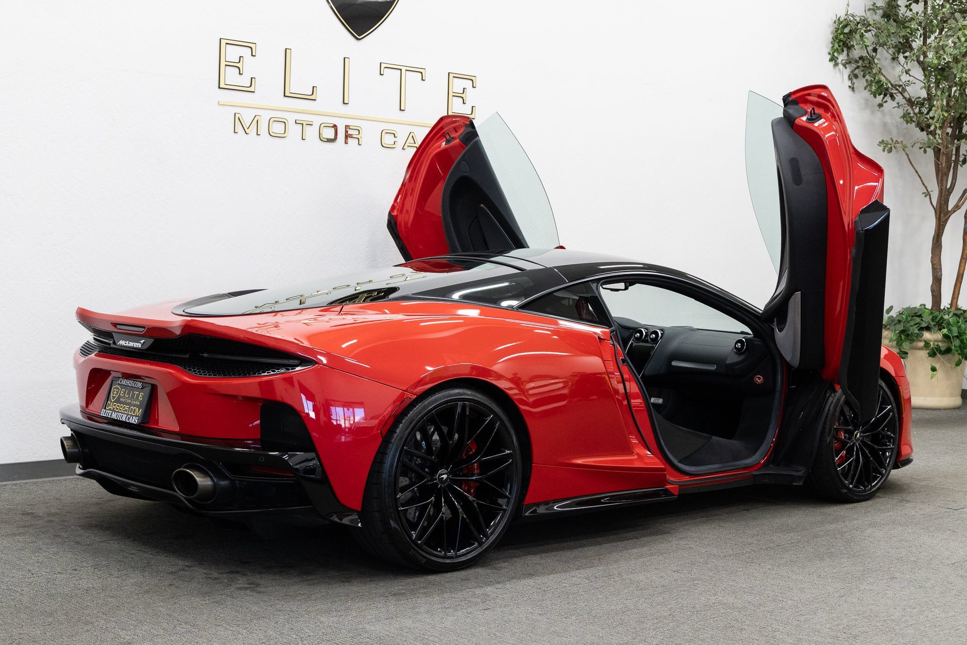 Used 2021 McLaren GT RWD image 24