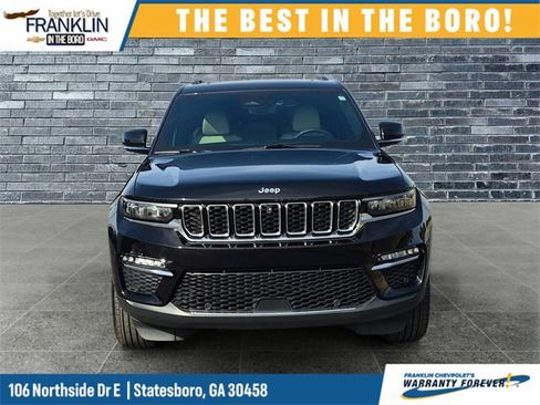 Used 2023 Jeep Grand Cherokee Limited w/ Luxury Tech Group II image 8