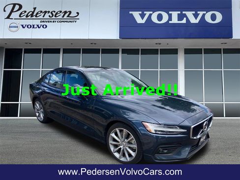 Used 2020 Volvo S60 T6 Momentum w/ Protection Package Premier AWD/4WD image 1