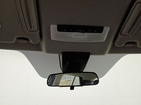 New 2025 Nissan Kicks Play S image 32