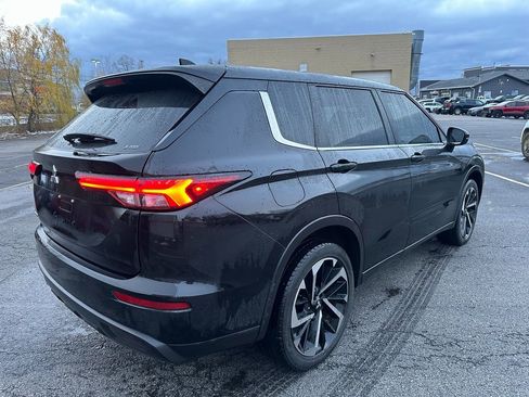 Used 2022 Mitsubishi Outlander ES image 11