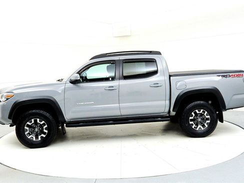 Certified 2021 Toyota Tacoma TRD Off-Road image 3