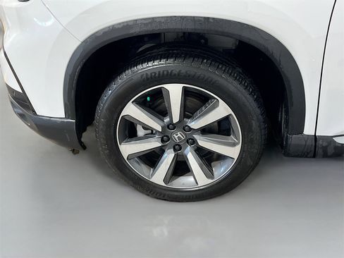 Used 2024 Honda Pilot Elite image 34