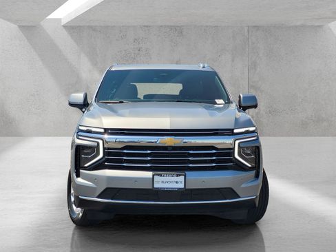 Used 2025 Chevrolet Tahoe LT AWD/4WD image 2