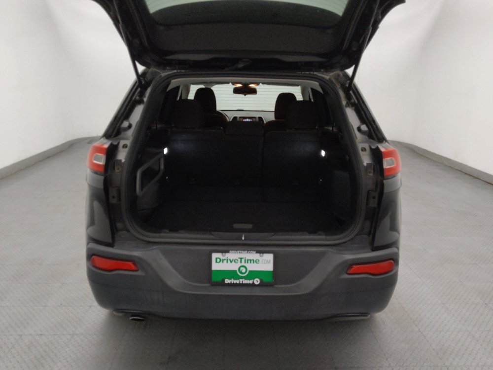 Used 2018 Jeep Cherokee Latitude w/ Altitude Package FWD image 29
