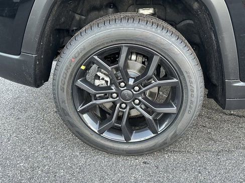 New 2025 Jeep Grand Cherokee Limited image 19