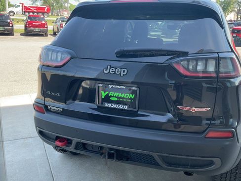 Used 2020 Jeep Cherokee Trailhawk AWD/4WD image 6