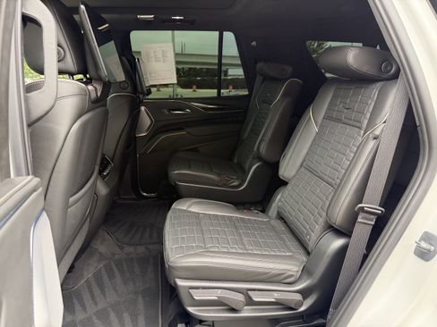 Used 2023 Cadillac Escalade Sport Platinum AWD/4WD image 32