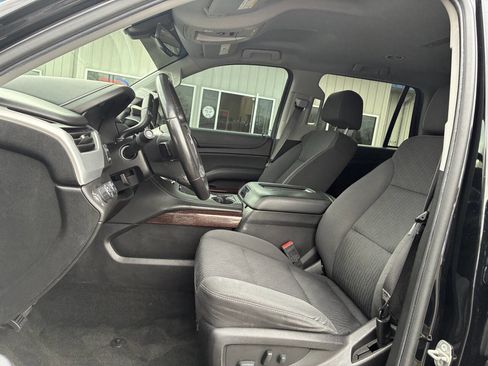 Used 2017 GMC Yukon SLE w/ SLE Value Package AWD/4WD image 3