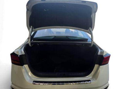 Used 2022 Nissan Altima 2.5 SR FWD image 10