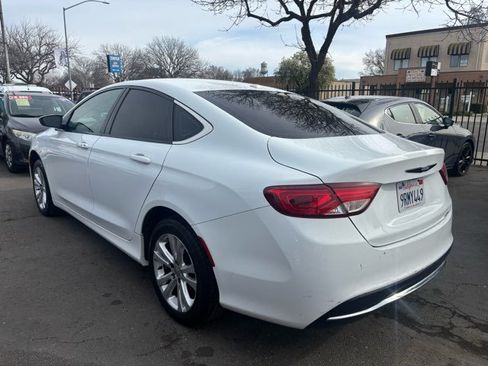 Used 2015 Chrysler 200 Limited w/ Convenience Group FWD image 4