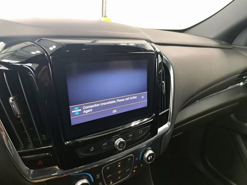 Used 2023 Chevrolet Traverse LT image 12