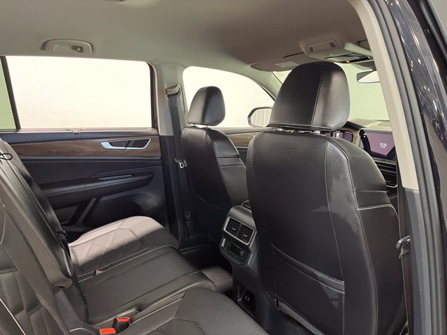 Used 2025 Volkswagen Atlas SE FWD image 15