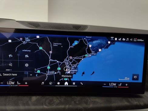 Used 2026 BMW X5 sDrive40i w/ M Sport Package image 20