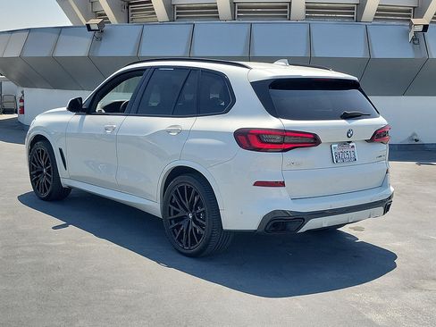 Used 2022 BMW X5 sDrive40i w/ M Sport Package RWD image 2