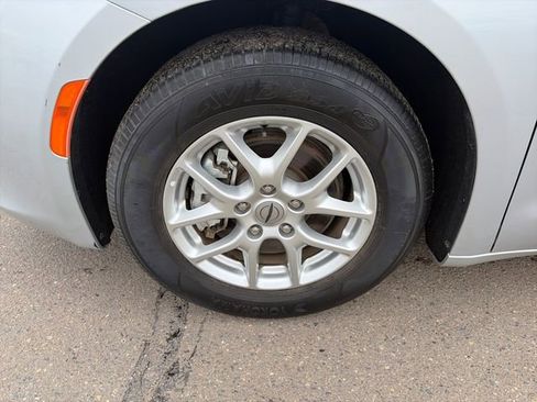 Used 2023 Chrysler Voyager LX FWD image 13