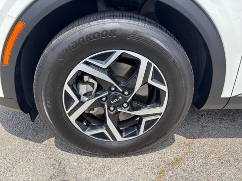 Used 2025 Kia Sportage LX FWD image 35