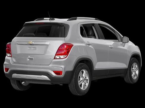 Used 2019 Chevrolet Trax LT w/ Sun & Sound Package FWD image 24