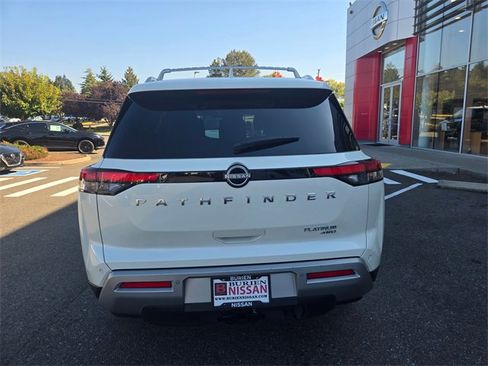Used 2023 Nissan Pathfinder Platinum image 8