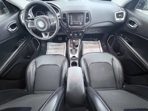 Used 2017 Jeep Compass Latitude image 14