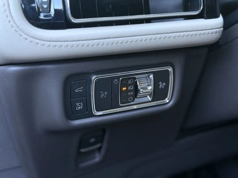 Used 2022 Lincoln Nautilus FWD w/ Premium Package image 27