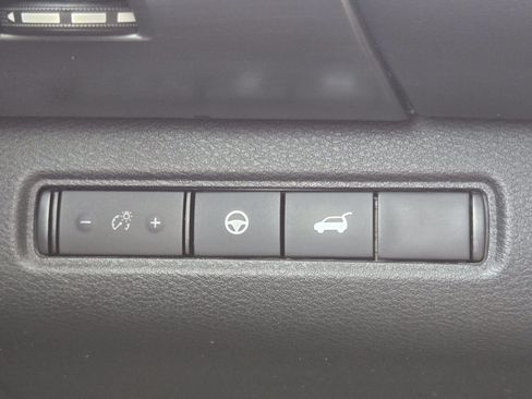 Used 2023 Nissan Pathfinder SL AWD/4WD image 19