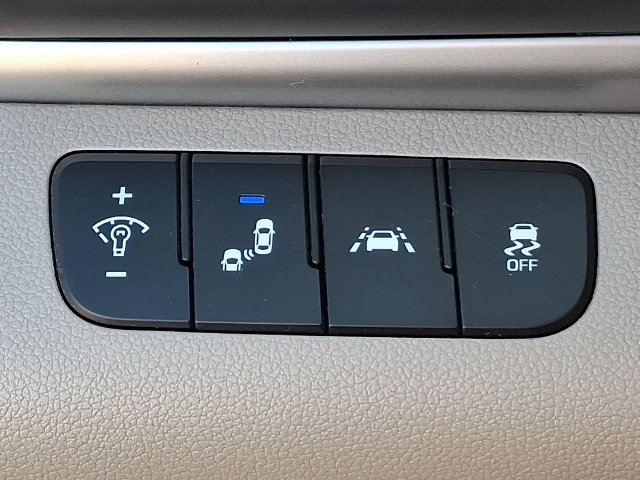 Used 2020 Hyundai Elantra Value Edition w/ Winter Weather Package FWD image 16