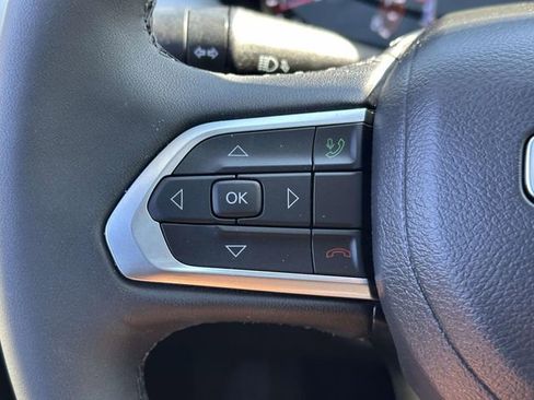 Used 2025 Jeep Compass Limited w/ Sun & Sound Group image 12