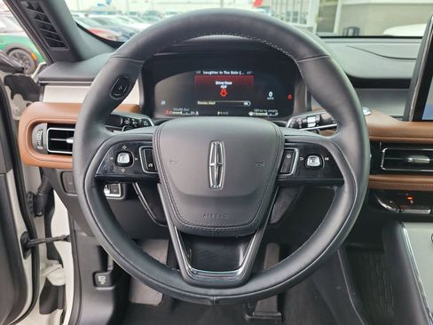 Certified 2020 Lincoln Aviator Reserve w/ Elements Package Plus image 23