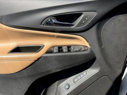 Used 2023 Chevrolet Equinox Premier image 37