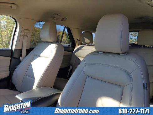 Used 2023 Ford Explorer XLT w/ Equipment Group 202A image 11