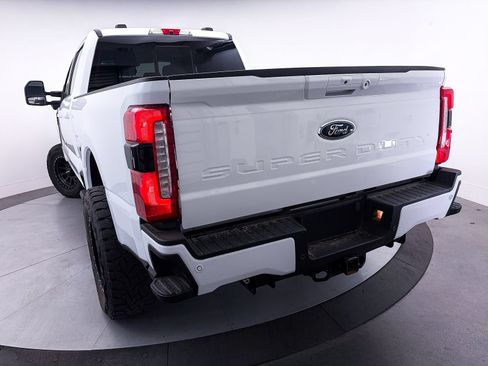 Used 2023 Ford F250 Lariat w/ Lariat Ultimate Package AWD/4WD image 13