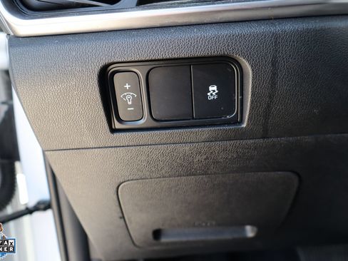 Used 2025 Kia Sorento S FWD image 14