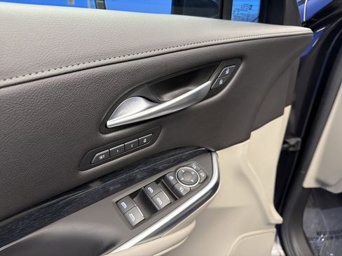 Used 2023 Cadillac XT4 Premium Luxury w/ Cold Weather Package AWD/4WD image 11