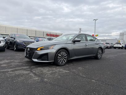 Used 2023 Nissan Altima 2.5 SV