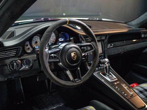 Used 2016 Porsche 911 GT3 RS RWD image 6