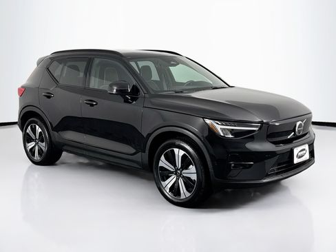 Used 2023 Volvo XC40 Recharge Plus AWD/4WD image 2