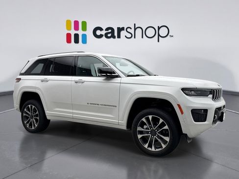 Used 2022 Jeep Grand Cherokee Overland w/ Luxury Tech Group IV AWD/4WD image 7